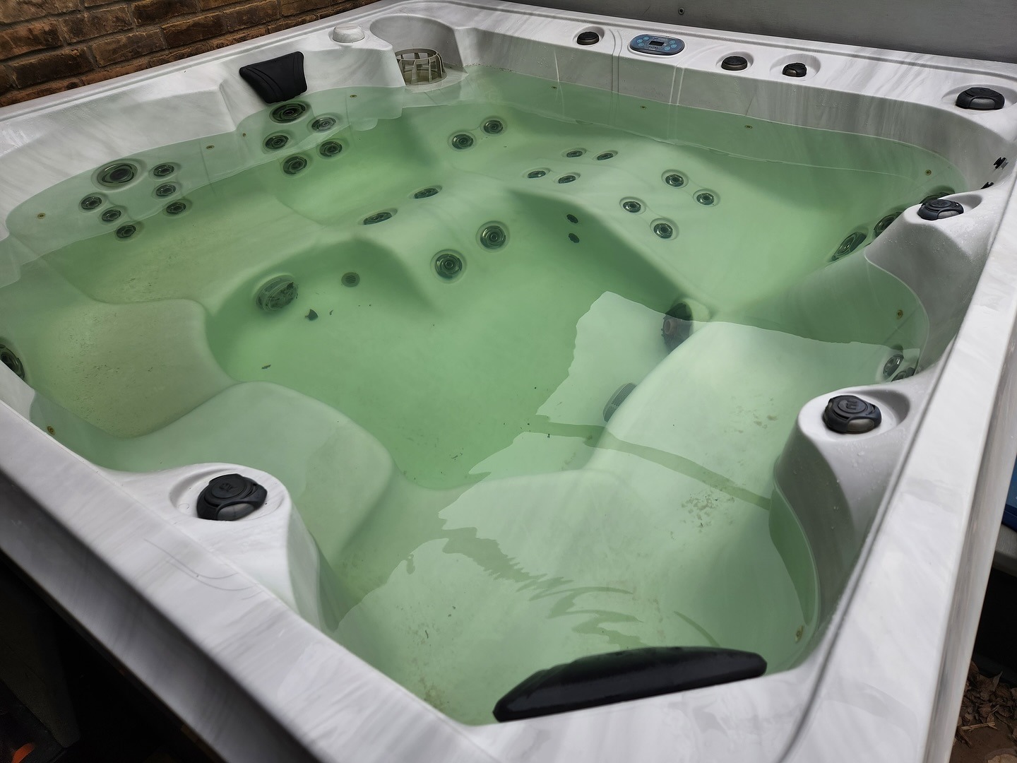 Produse algicide în spa