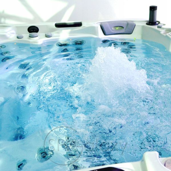 SPA бассейн Wellis EveRest (Венгрия), 236 × 236 × 95 cm