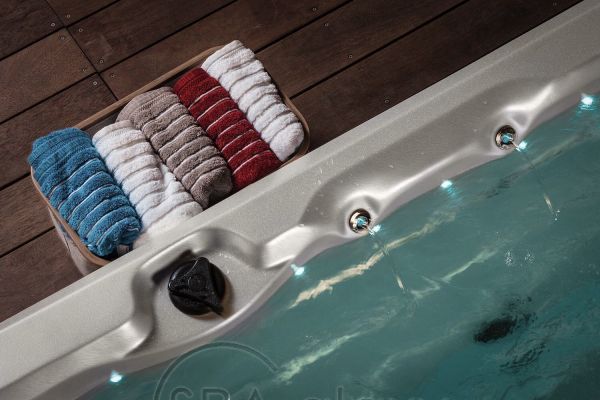 SPA бассейн Vortex Spas Hydrozone Extreme (Австралия), 590×230×130 см