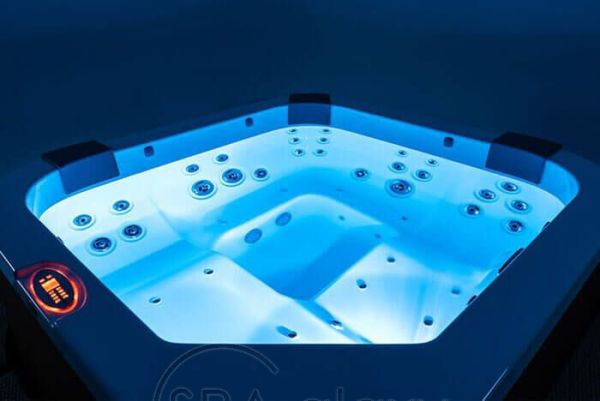SPA бассейн JACUZZI SANTORINI PRO (Италия), 230 х 215 x 90 cm