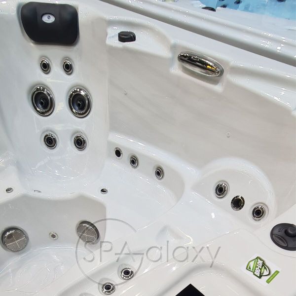 Spa бассейн Whirlcare C-Edition Emotion (Германия), 208×197×89 см