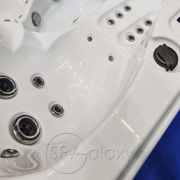 Spa бассейн Whirlcare C-Edition Emotion (Германия), 208×197×89 см