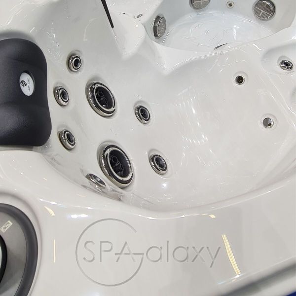 Spa бассейн Whirlcare C-Edition Emotion (Германия), 208×197×89 см