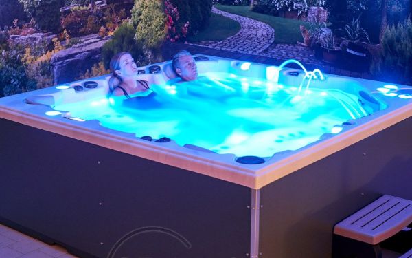 Spa бассейн Whirlcare K-Luxury Edition Champion (Германия), 236×236×92 см