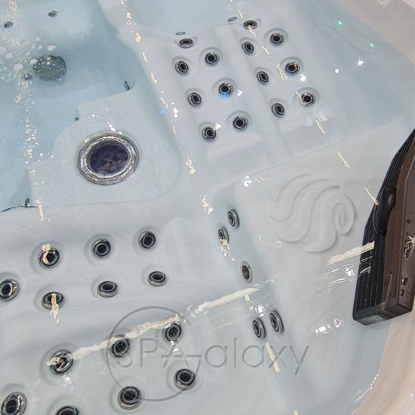 Spa бассейн Whirlcare K-Luxury Edition Champion (Германия), 236×236×92 см