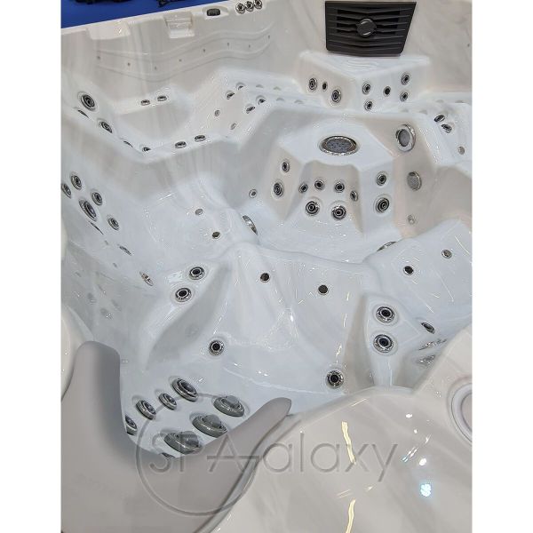 Spa бассейн Whirlcare K-Luxury Edition Champion (Германия), 236×236×92 см