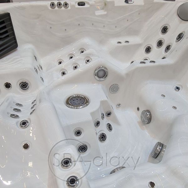 Spa бассейн Whirlcare K-Luxury Edition Champion (Германия), 236×236×92 см