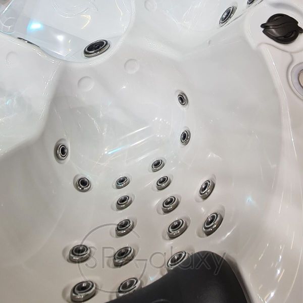 Spa бассейн Whirlcare E-Edition Regeneration (Германия), 222×222×92 см