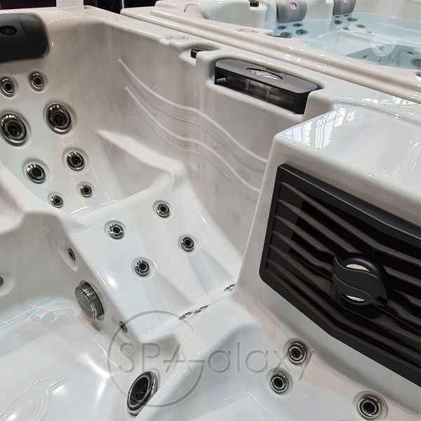 Spa бассейн Whirlcare E-Edition Regeneration (Германия), 222×222×92 см
