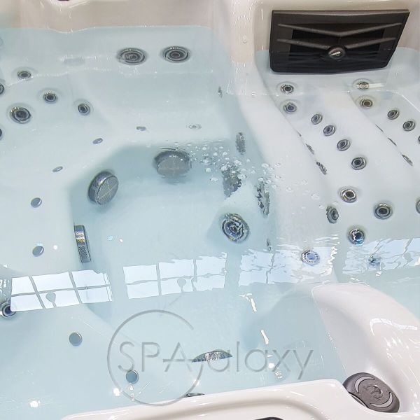 Spa бассейн Whirlcare E-Edition Time Out (Германия), 215×215×90 см