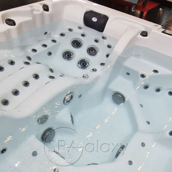 Spa бассейн Whirlcare E-Edition Time Out (Германия), 215×215×90 см