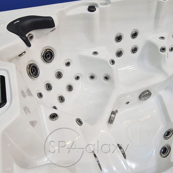 Spa бассейн Whirlcare S-Edition Expression (Германия), 235×235×100 см