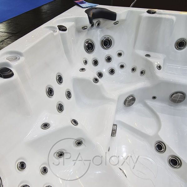 Spa бассейн Whirlcare S-Edition Expression (Германия), 235×235×100 см