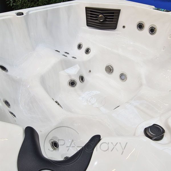 Spa бассейн Whirlcare S-Edition Vacation (Германия), 233×233×97 см