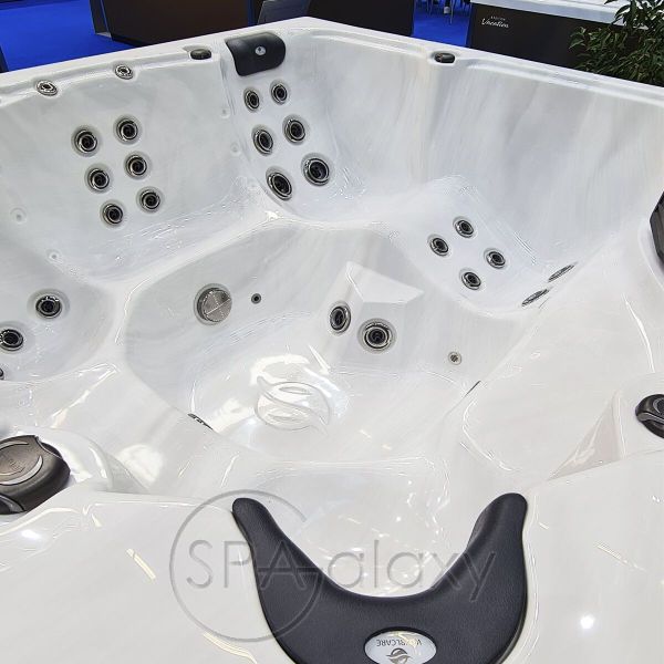 Spa бассейн Whirlcare S-Edition Vacation (Германия), 233×233×97 см
